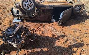 Acidente entre viatura, carro e caminhão mata policial e estagiária na GO-330