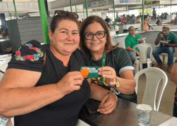 Emater e Prefeitura entregam cartões de crédito no valor de R$ 5 mil