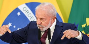 Lula fecha 3 anos de governo com economia melhor e problemas no Congresso…
