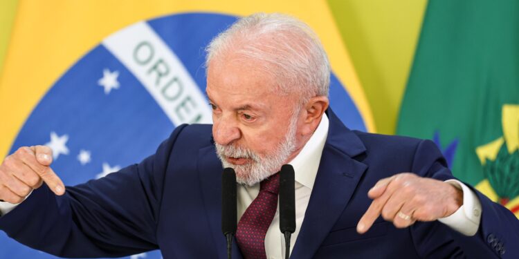 Lula fecha 3 anos de governo com economia melhor e problemas no Congresso…